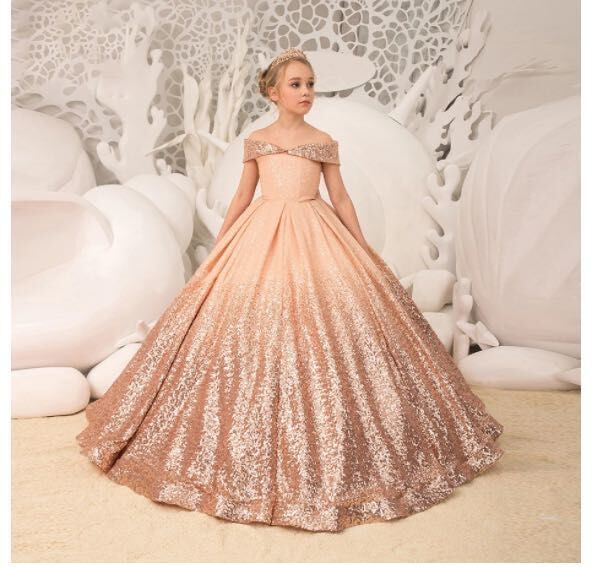 Enchanting Long-Tail Dress for Girls – Elegant and Comfortable