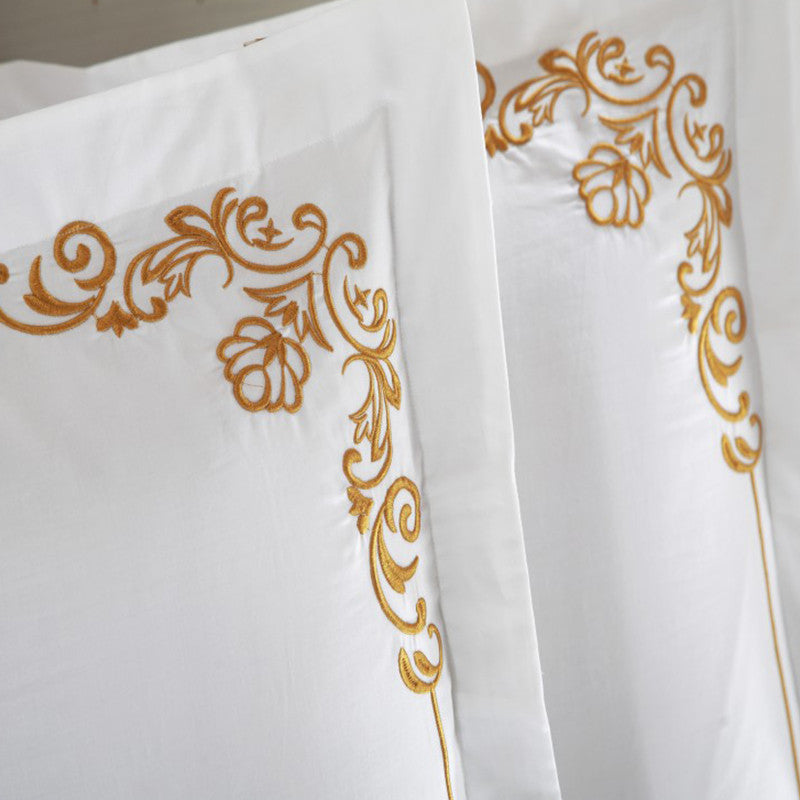 Four-Piece Cotton Bedding Set Elegance