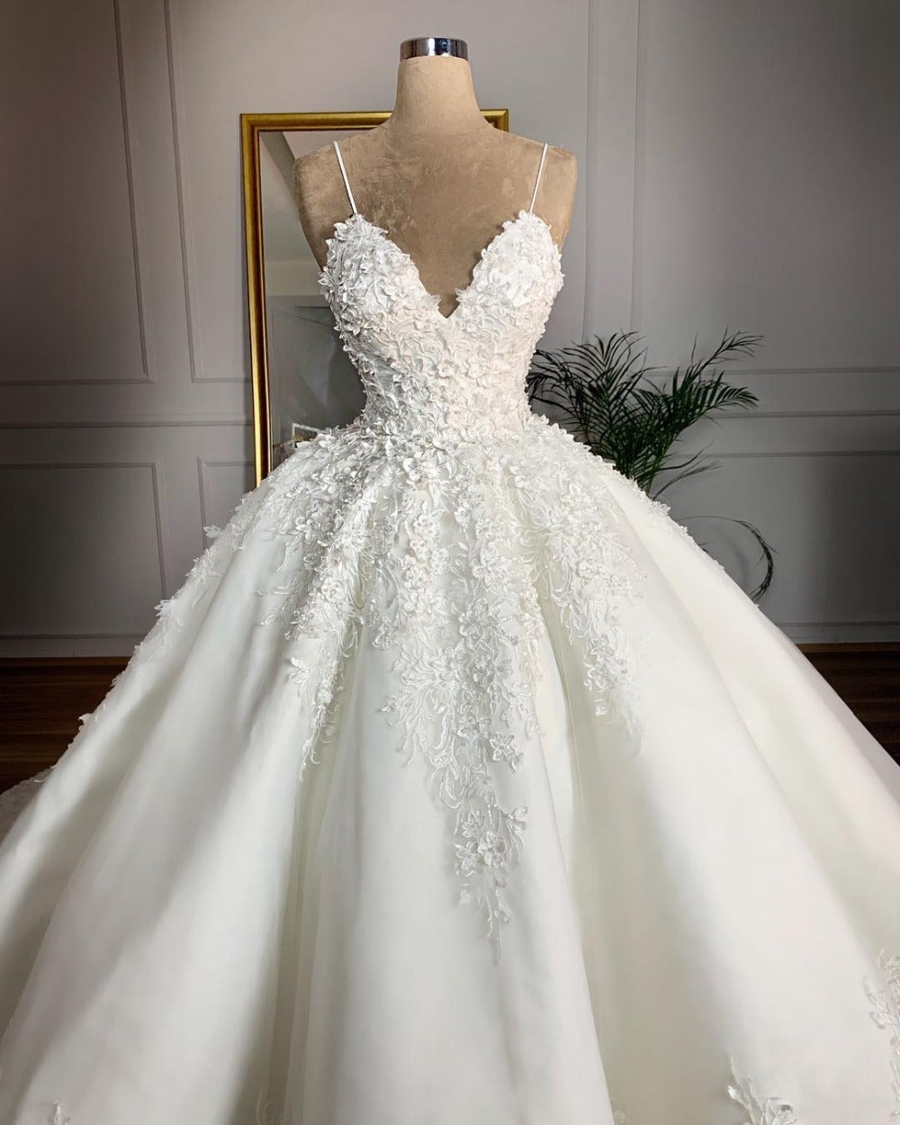 Deep V-Neck Sexy Lace Floor-Length Wedding Dress