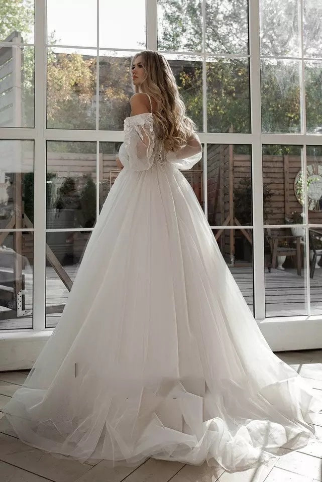 Classic wedding dress - boho style with puff sleeves