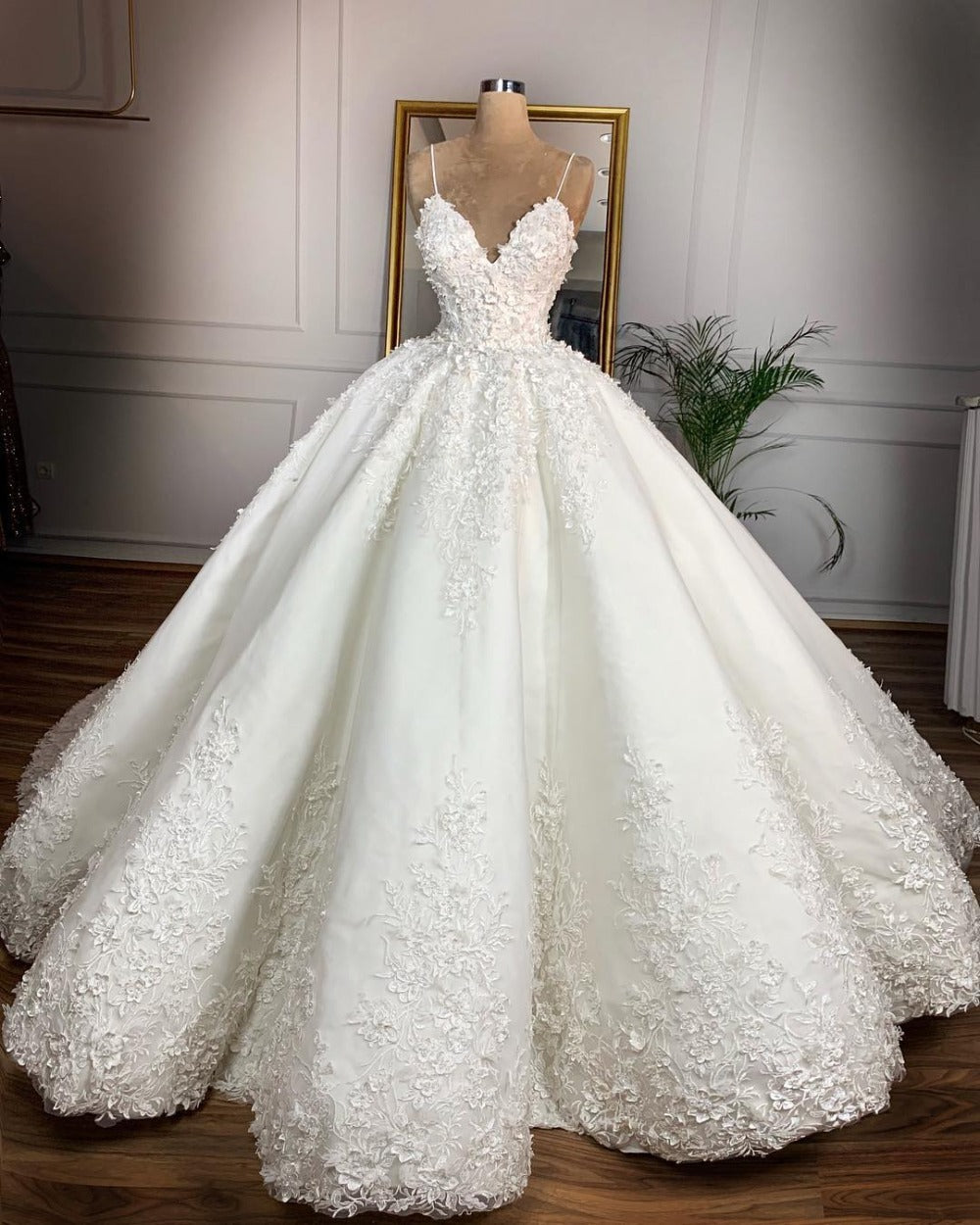 Deep V-Neck Sexy Lace Floor-Length Wedding Dress