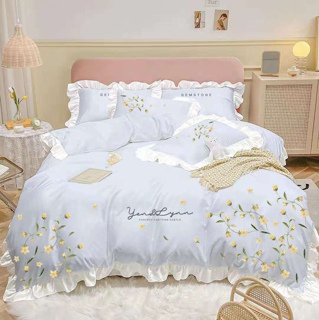 Deluxe Four-Piece Embroidered Washed Cotton Quilt Cover Set